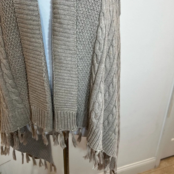 Matilda Jane Beige Cable-Knit Mind's Eye Vest - Picture 5 of 9